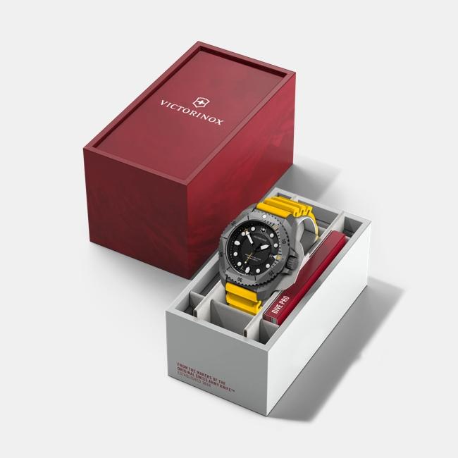 Victorinox Dive Pro Quartz 241992 43mm 