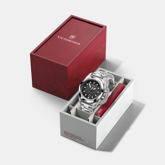Victorinox I.N.O.X. Quartz 242030 41mm 