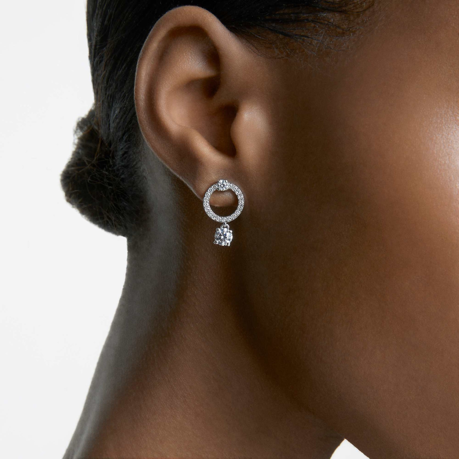 Swarovski Constella hoop earrings Round cut, White, Rhodium plated 5563278